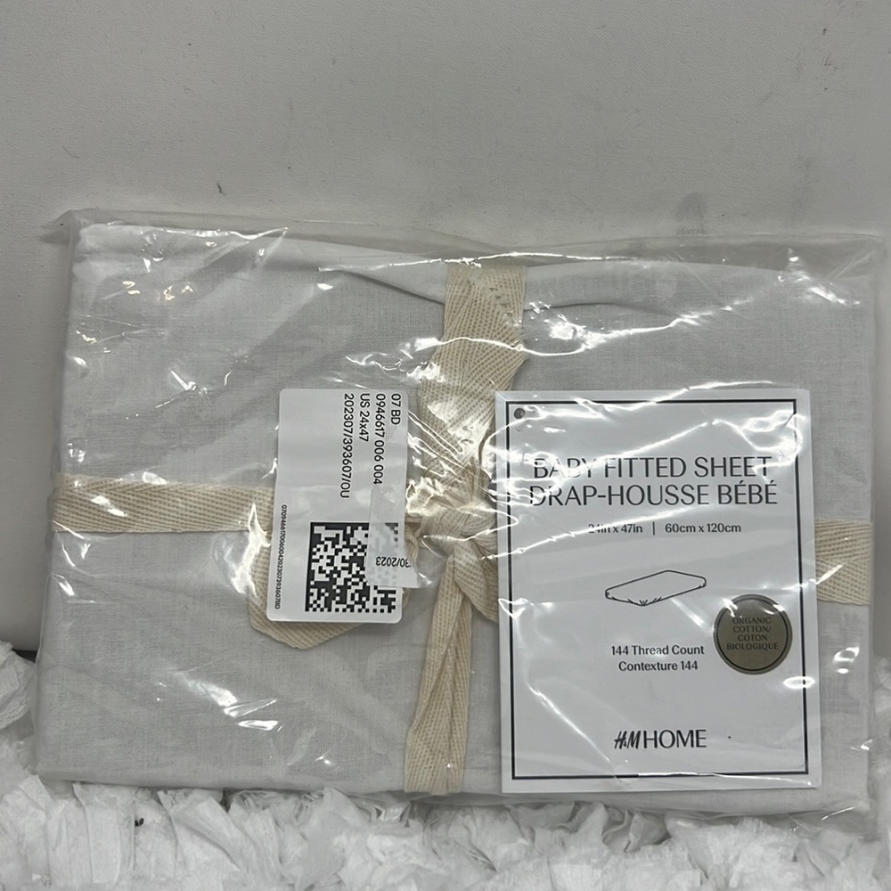 H&M HOME Baby Fitted Sheet 24in X 47in Organic Cotton Drape-Housse Bebe